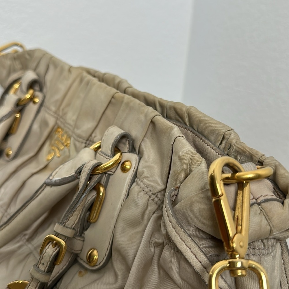 💯 Authentic Prada Beige Tote Nylon Women's Bag🍀 - Picture 14 of 17